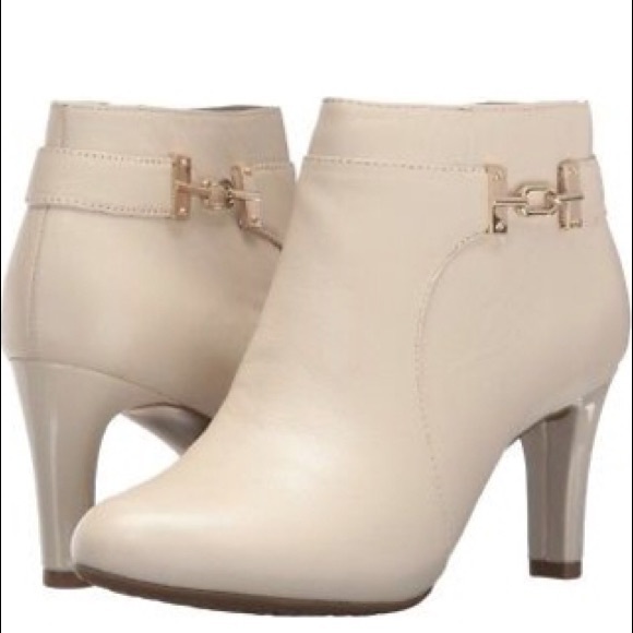 bandolino longo ankle booties